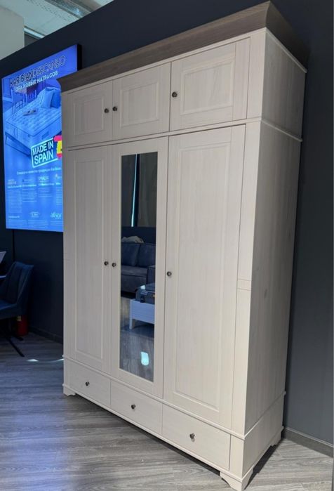 Кровати из дерева