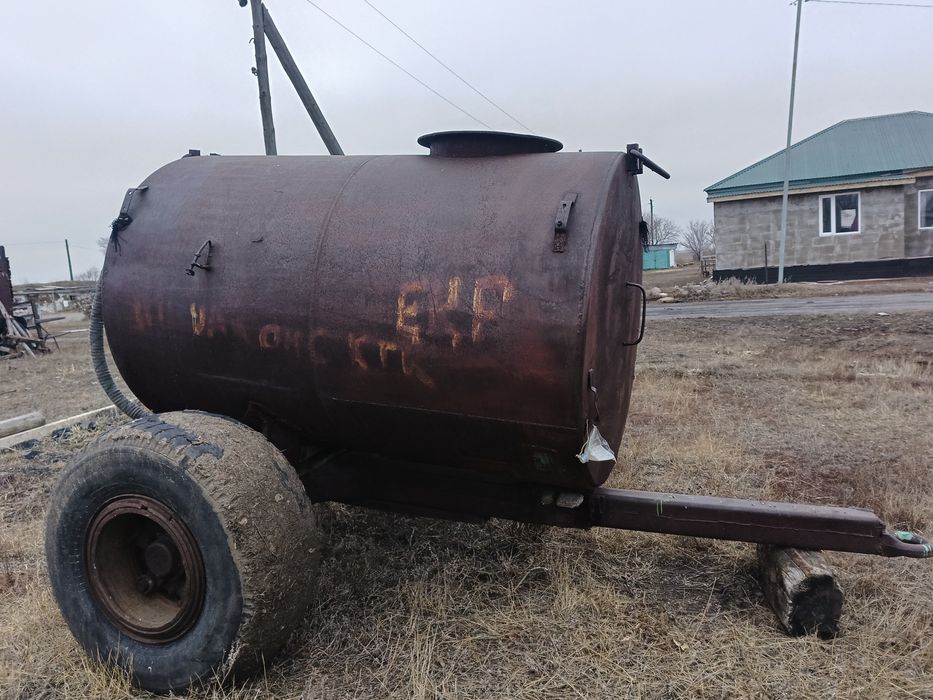 Бочка 3 куб на колесах