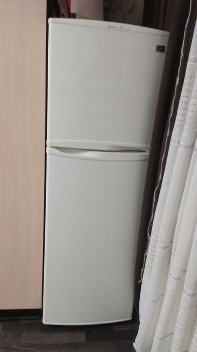 Продам холодильник .