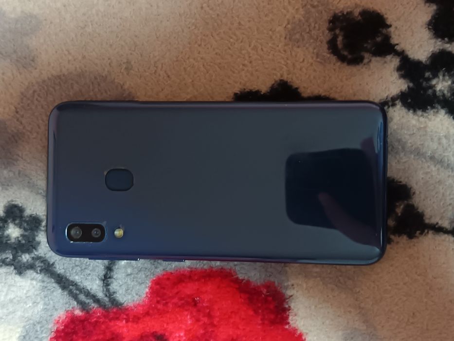 Vand Samsung a20 pentru piese
