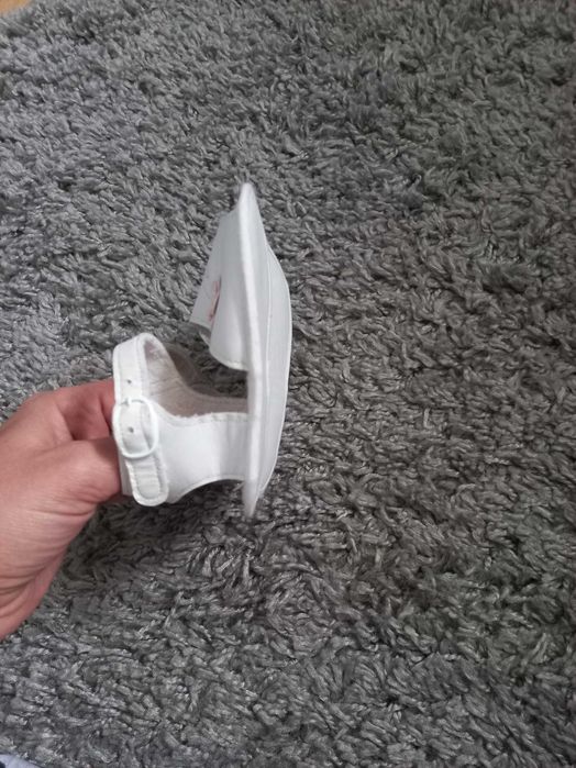 Sandale din piele naturala pt bebe