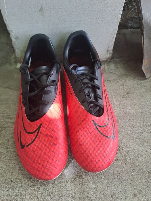 Ботонки( футболни обувки)nike