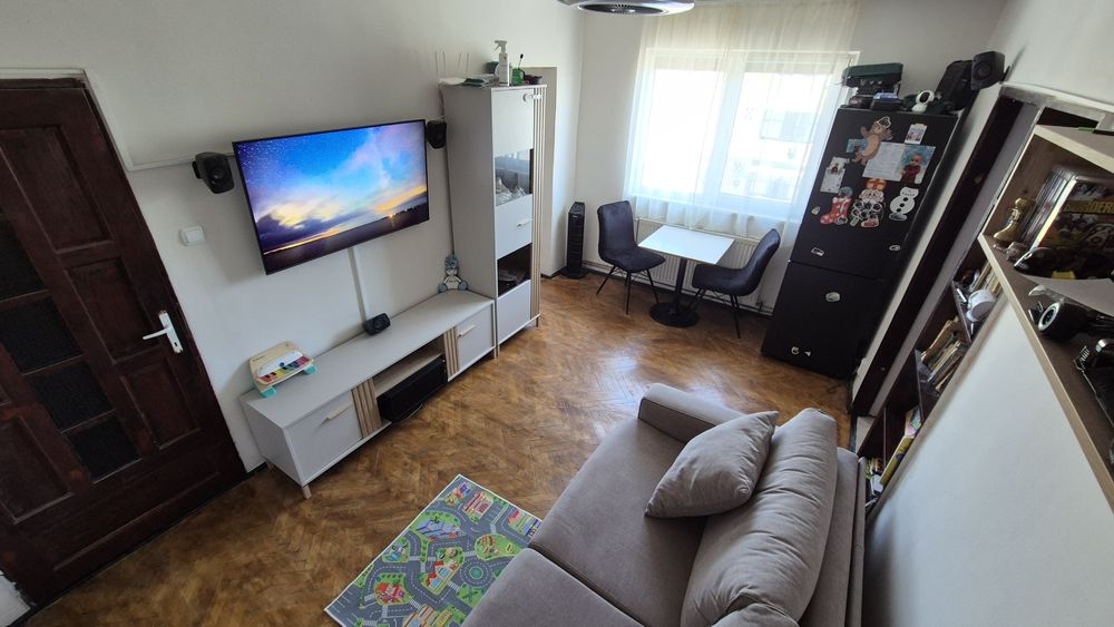 Vand Apartament la CHEIE !!! 2 camere