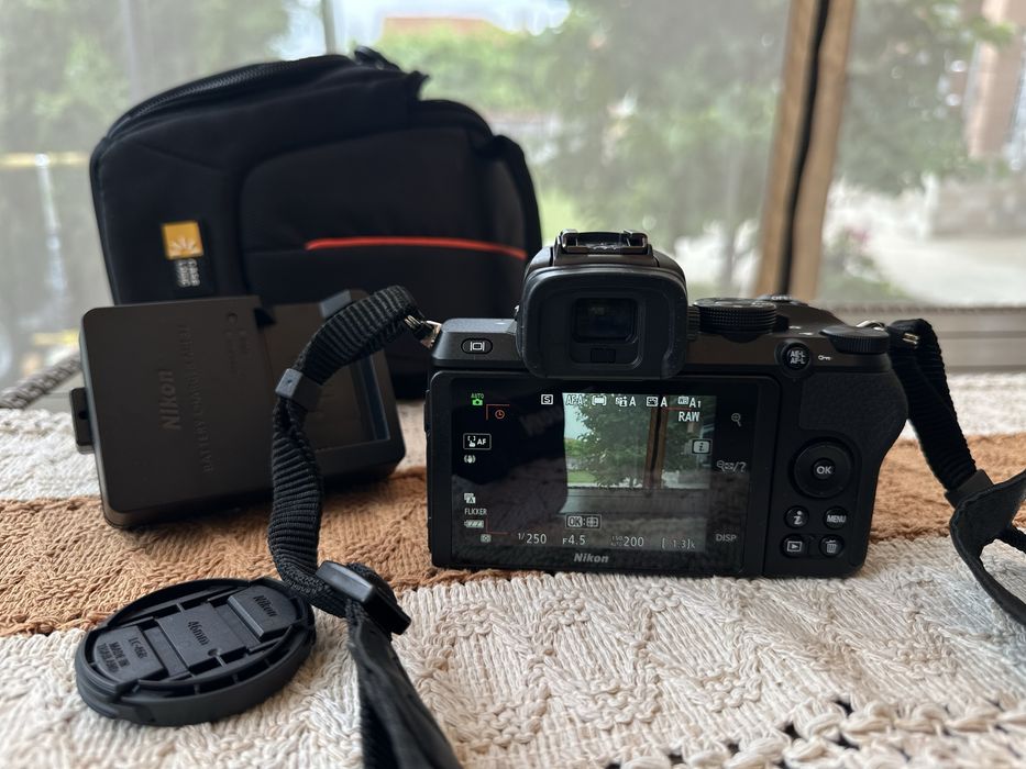 Фотоапарат Nikon Z50 + обектив Nikon Z DX 16-50mm VR