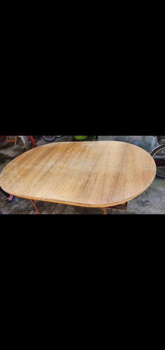 Blat masă ovală.