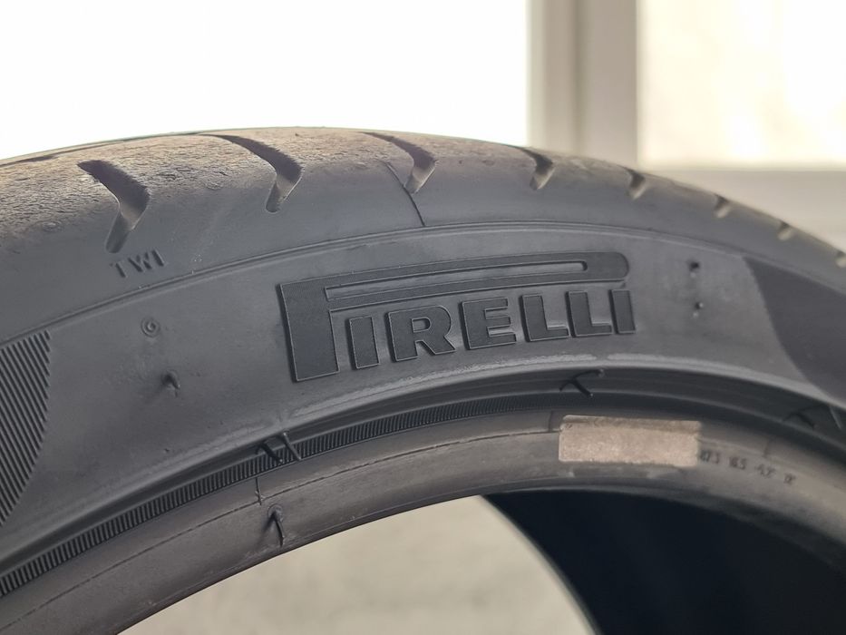 235/35/19 Pirelli 2Броя: 110€ 7мм