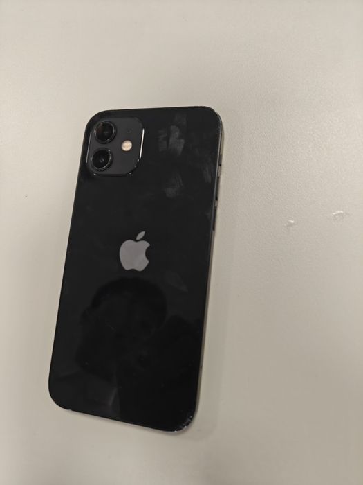 Продажа 12 iPhone