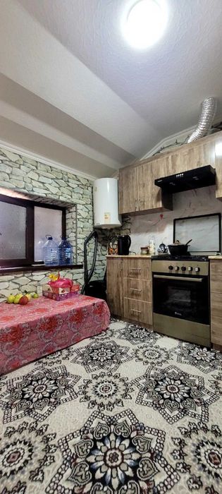 Samkochda 2 xonalı uy sotıladı.