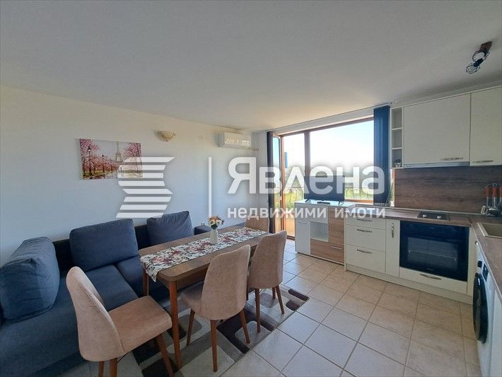 Дава се под наем Двустаен апартамент в Варна, Аспарухово - 50 кв.м за 307 € - Снимка #1