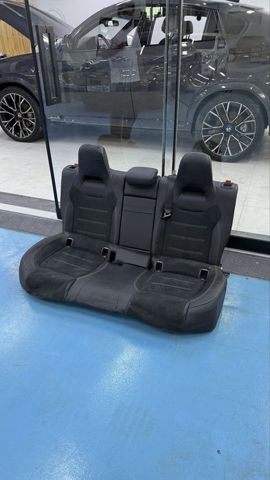 W177. CLA alcantara.