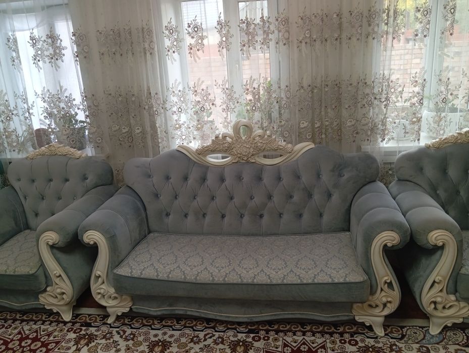 Продам диваны в хорошем состояние