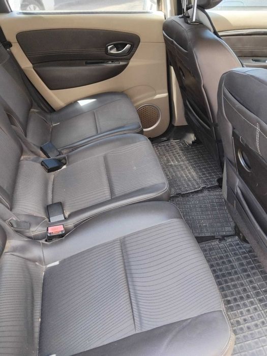 Renault Grand SCENIC 2012