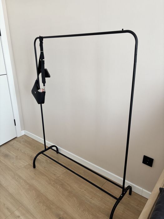 Продаю напольную вешалку