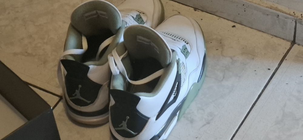 Jordan 4 Seafoam  folosiți ceva ceva fără defecte