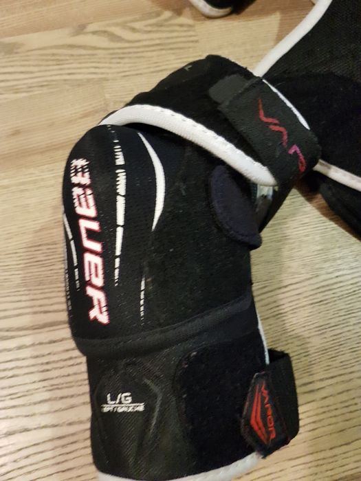 Хокейная форма BAUER  на 9-10 лет