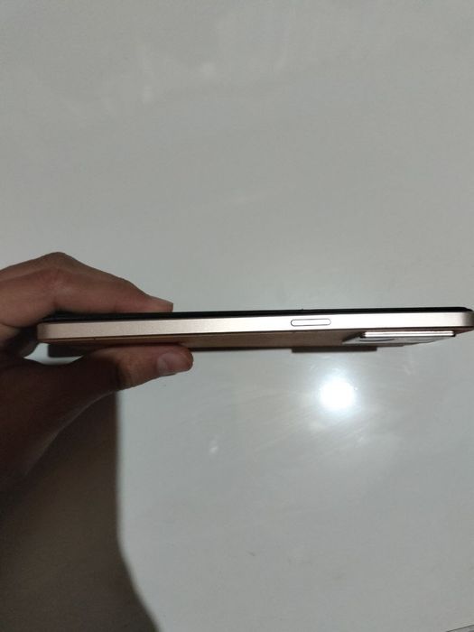 Oppo reno 7 kuchli smartfon