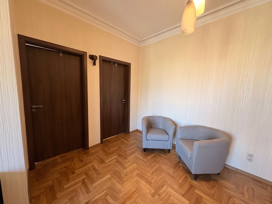 Продава се Тристаен апартамент в София, Център - 100 кв.м за 2295 €/кв.м - Снимка #3
