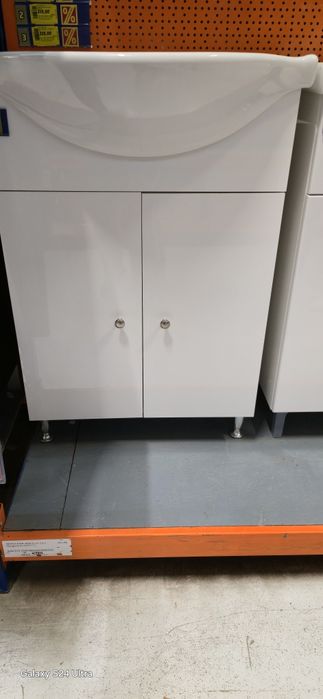 Mobilier baie, toate sunt noi