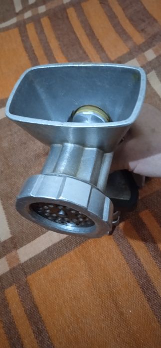 Мясорубки механические в полном комплекте и Запчасти