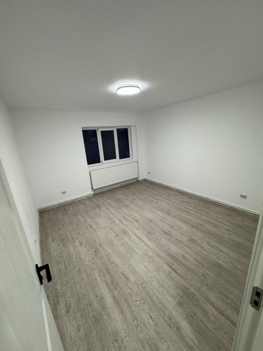 Apartament 3 camere + garaj si beci