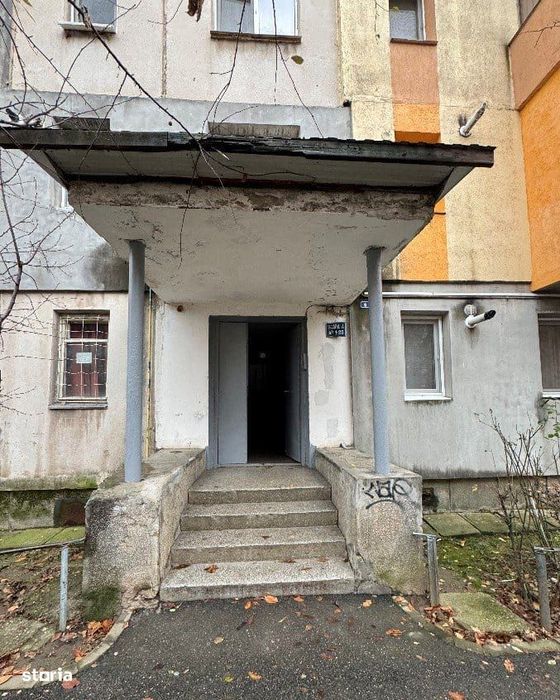 Hunedoara, Apartament-3 camere, 51 mp utili, etaj 3/4.
