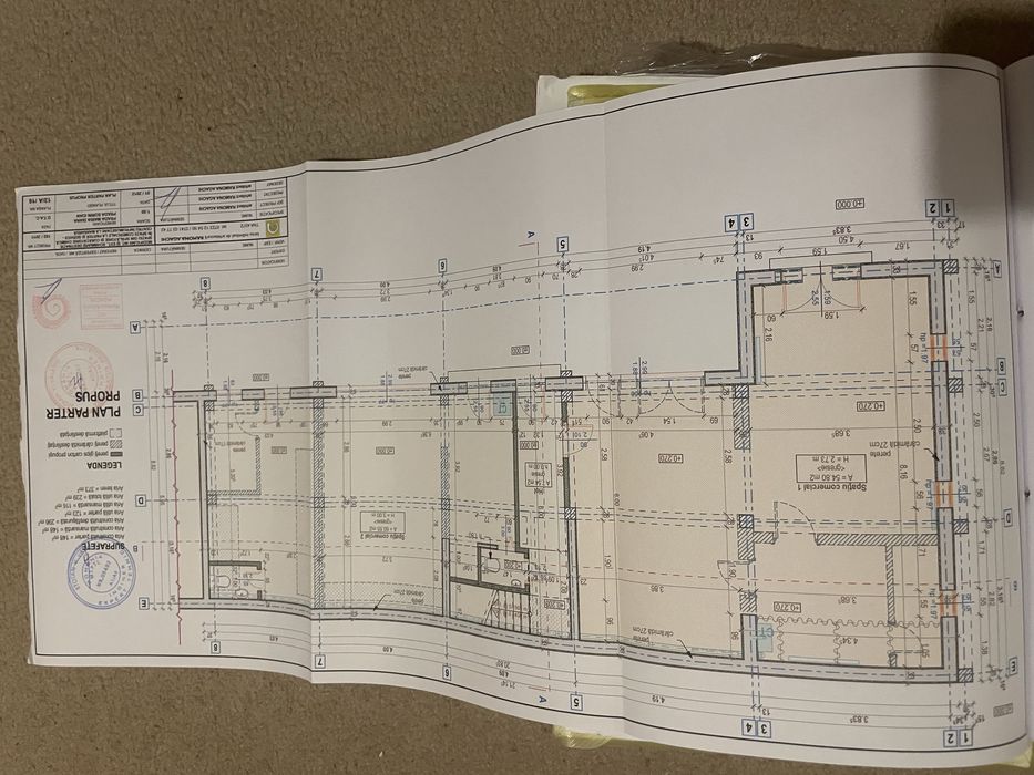 Vand Cladire multifunctionala in Complexul Studentesc