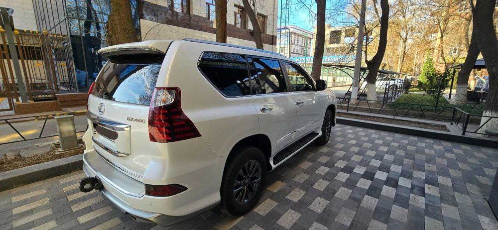Продается автомобиль Lexus GX 460