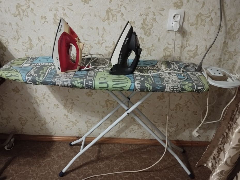 Гладильная доска,утюг