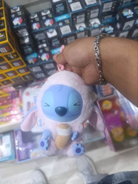 Stich va labubu.