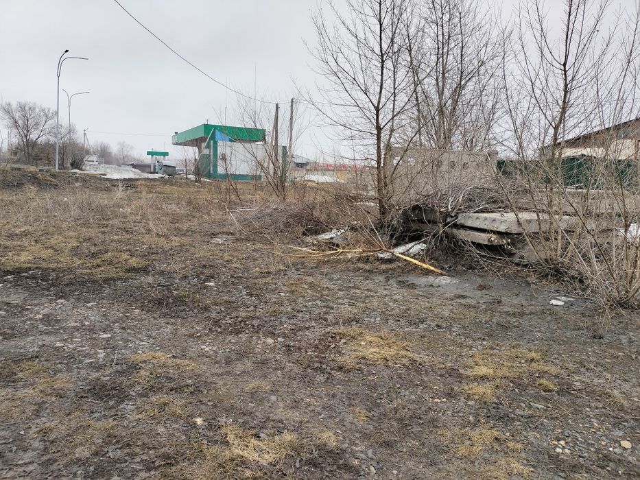 Продам коммерческий огороженный участок  .