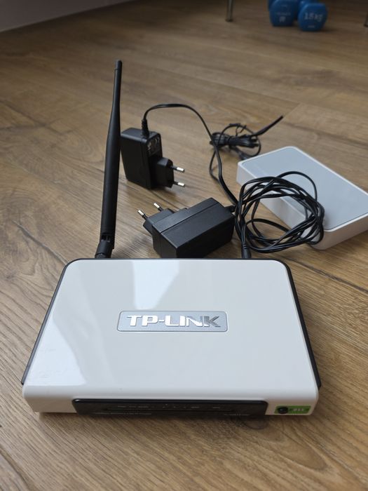 2 броя WiFi Рутер Tp link и Switch