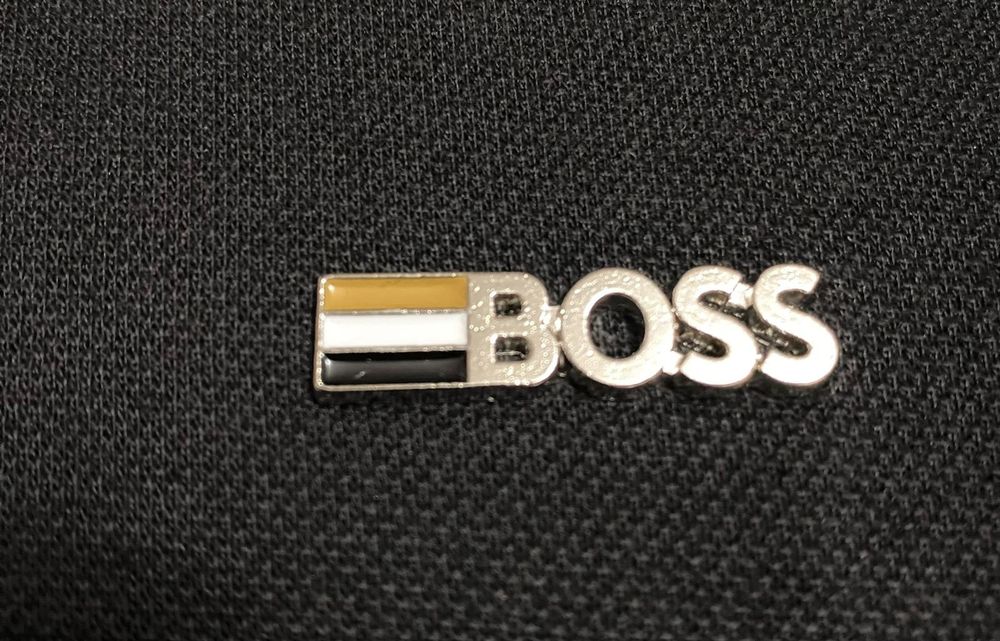 Vând bluza noua de bărbați Boss