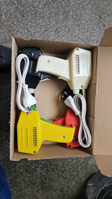 Pistol de lipit romanesc nou , " PRETUL AFISAT ESTE PE BUCATA "