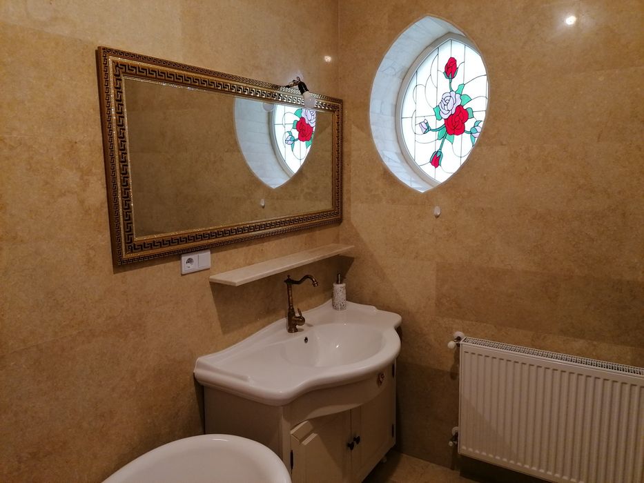Vând Apartament  3 camere Ultracentral  "CASA ALBA"