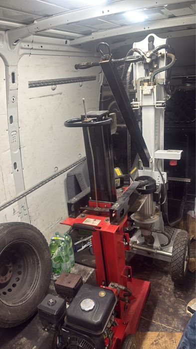 Crepatoare despicatoare spargatoare lemne la tractor electrice pe benzina