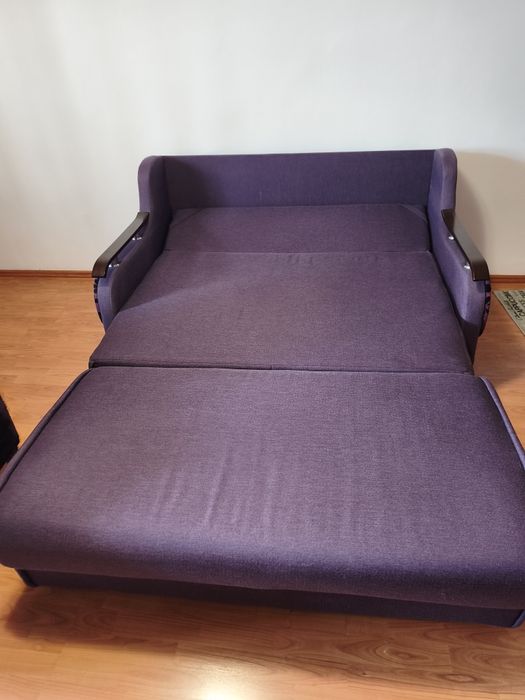 Canapea extensibilă cu saltea