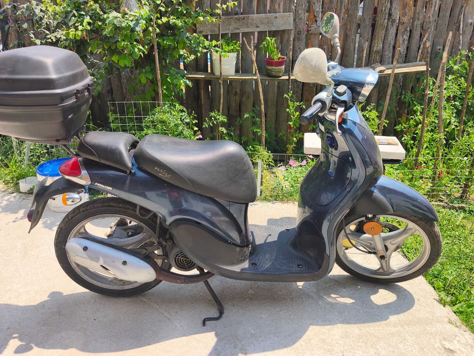 Продавам скутер Yamaha YT50
