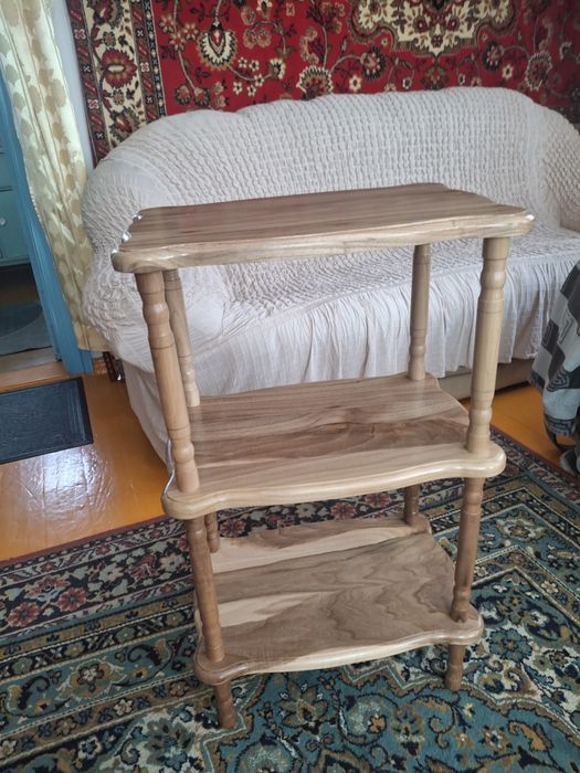 Этажерка новая в наличии и на заказ. Размеры высота 82см. Ширина 48см.