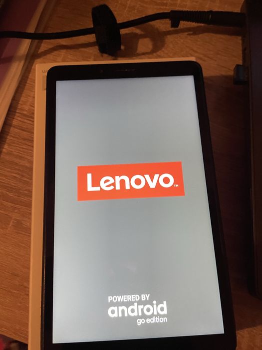 Tableta lenovo m7