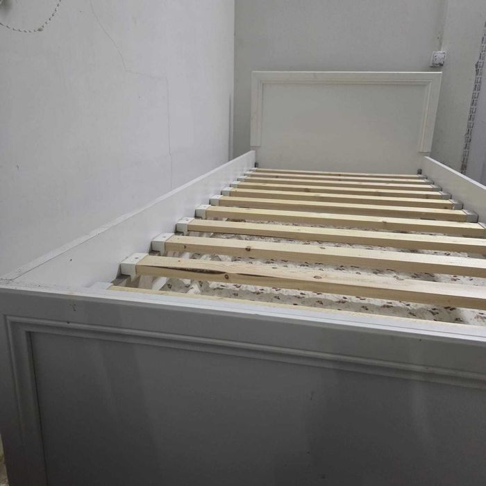 Кровать 90х200 б/у без матраса