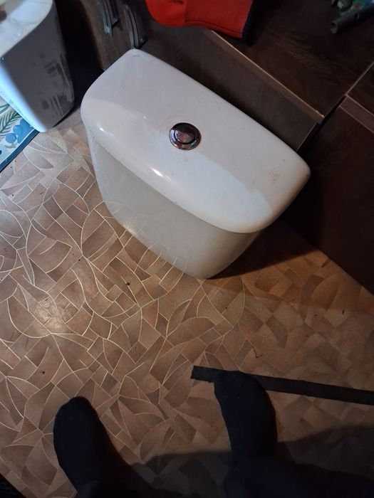 Продам бачек для унитаза