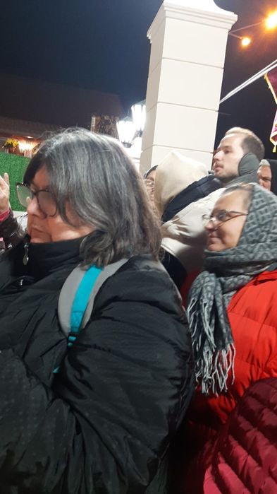 Ciubar,  8 persoane !