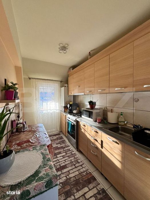 Apartament 2 camere, decomandat, parcare, zona Porii