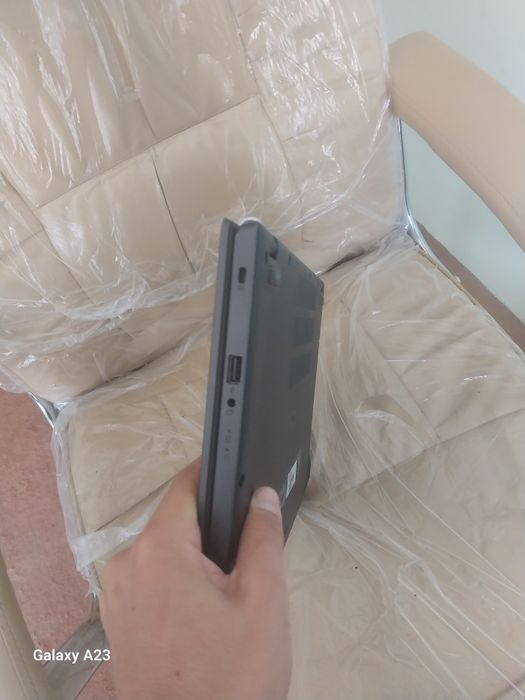 Noutbook Acer 8ga 512 + 1Terabayt + kompelekt