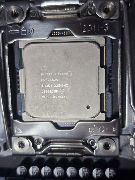Kingbox x99+intel Xeon 2682v4+8Gb ddr4 2400
