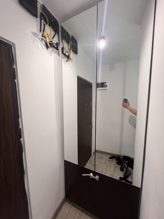 Șifonier cu oglinzi