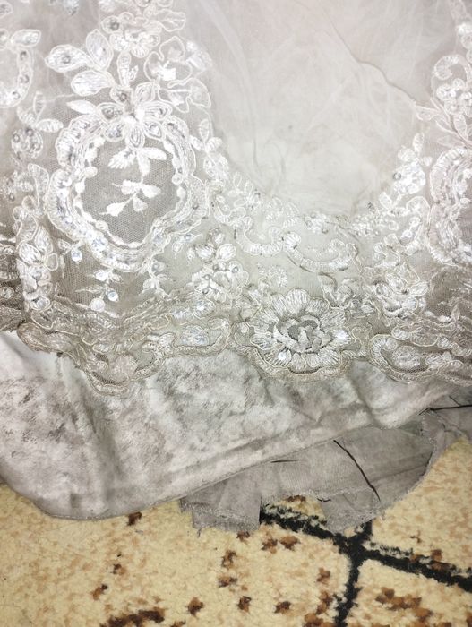 Срочно Продам Свадебное платье Бесагаш