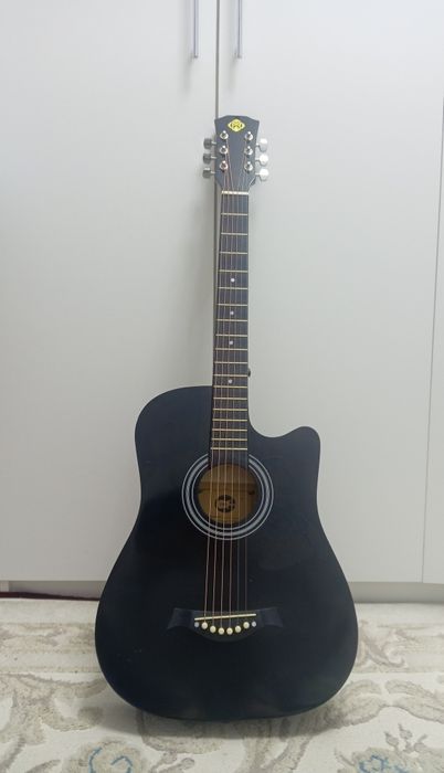 Акустическая гитара