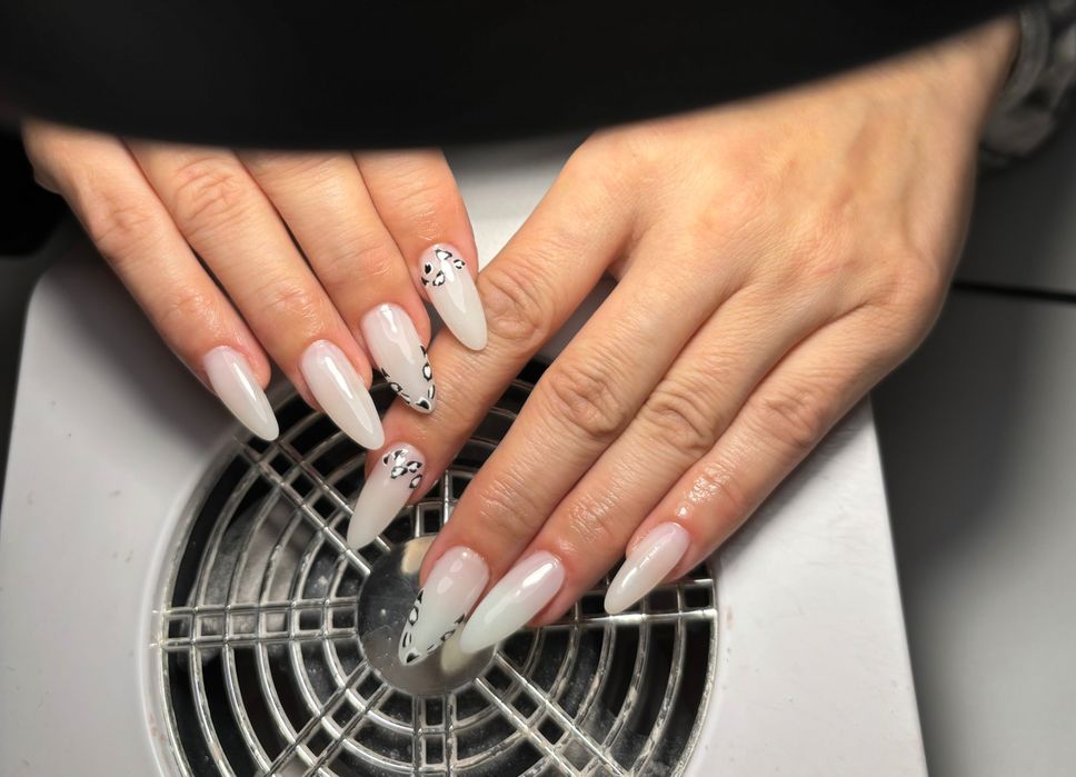 Unghii cu gel sec 3 Buc