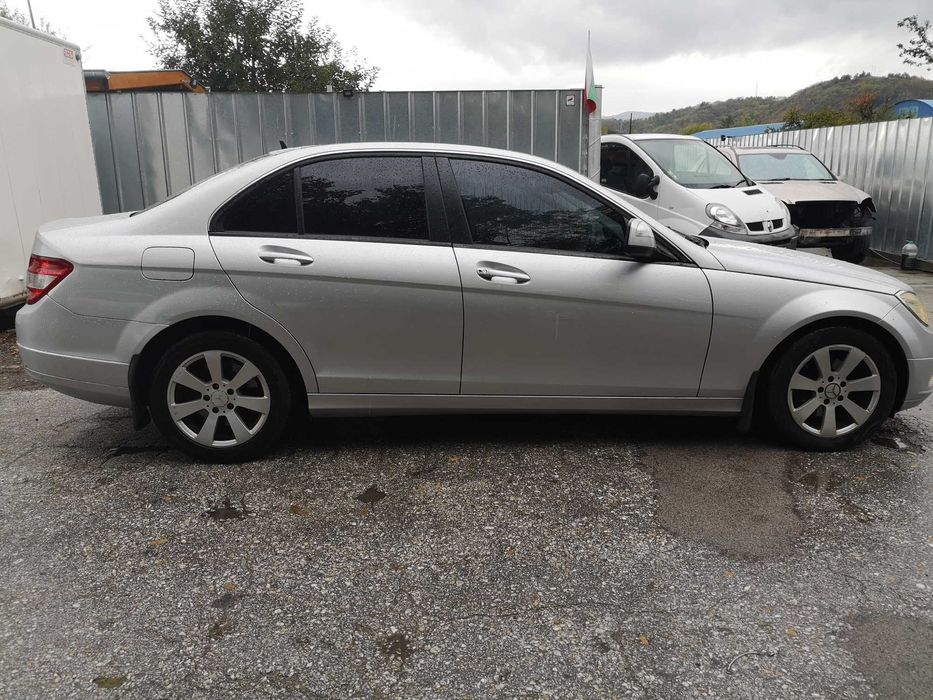 W204 НА ЧАСТИ Mercedes C Class В204 200 CDI 646 ръчка Classic